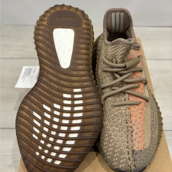 Adidas Yeezy Boost 350 V2 - Sand Taupe - Picture 4 of 5